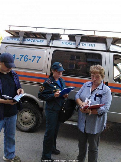 Рейд по местам проживания семей в трудной жизненной ситуации  в Дзержинском  районе