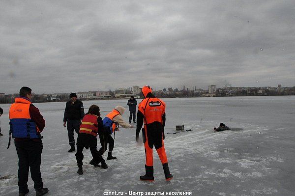 На   Спасательной  станции прошли совместные учения спасателей, водолазов  и волонтеров