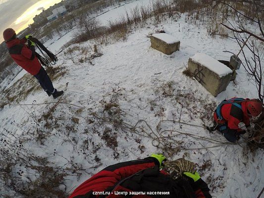 Спасатели отрабатывали навыки  спасения пострадавшего на высоте 