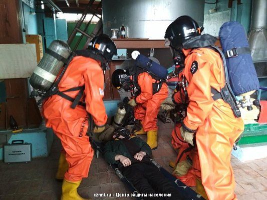 В АО НПК «Уралвагонзавод» прошли тактико-специальные учения по ликвидации аварии с выбросом хлора (фоторепортаж)