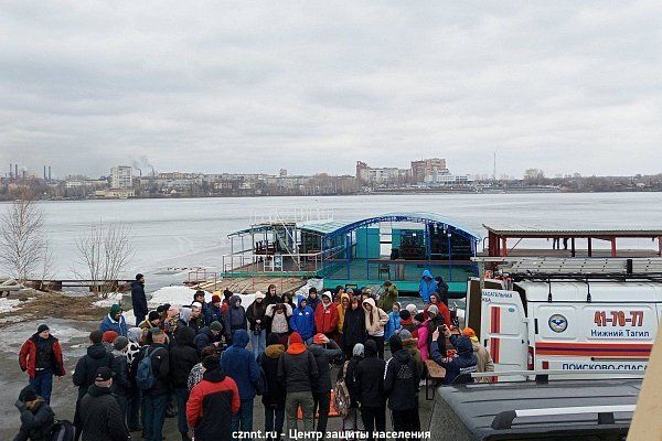 На   Спасательной  станции прошли совместные учения спасателей, водолазов  и волонтеров
