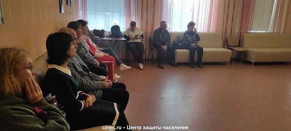  Занятие с отдыхающими Центра социального обслуживания населения Ленинского района