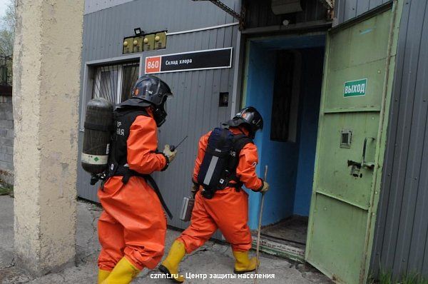 В АО НПК «Уралвагонзавод» прошли тактико-специальные учения по ликвидации аварии с выбросом хлора (фоторепортаж)